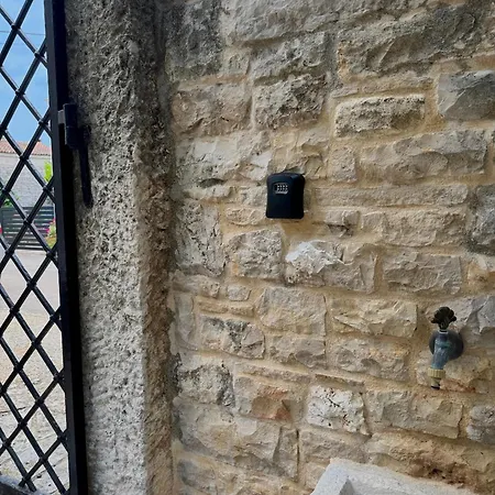 Stone House Oliva Krnica